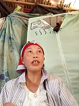 Snapshot of me-cute chatting on November 6, 2025, 7:56 am me-cute online show from November 6, 2025, 7:56 am