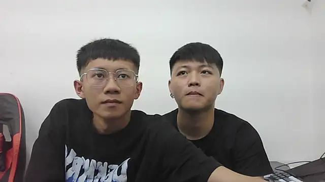 Snapshot of zhu000000 chatting on April 12, 2026, 7:33 am zhu000000 online show from April 12, 2026, 7:33 am