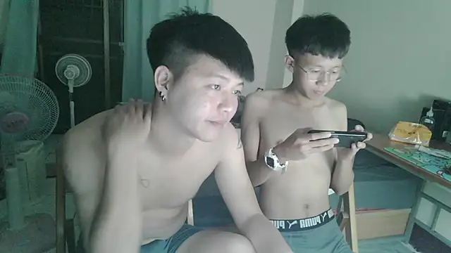 Snapshot of zhu000000 chatting on April 17, 2026, 2:42 pm zhu000000 online show from April 17, 2026, 2:42 pm
