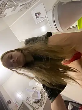 Snapshot of Bloom_evl chatting on November 8, 2025, 6:33 pm Bloom evl online show from November 8, 2025, 6:33 pm