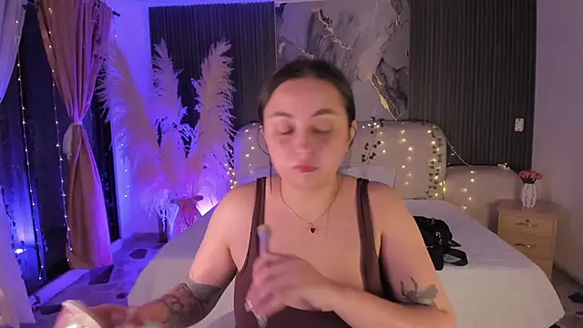 SarahCastro1  online show from March 16, 2026, 4:09 am