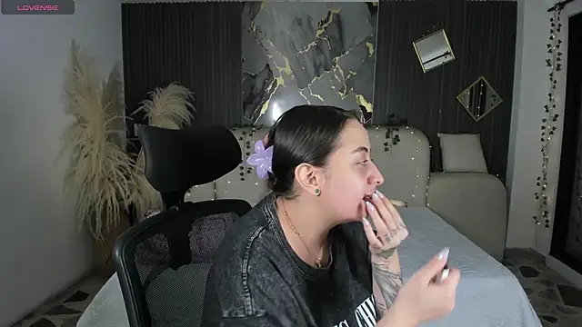 SarahCastro1  online show from January 11, 2026, 3:24 am