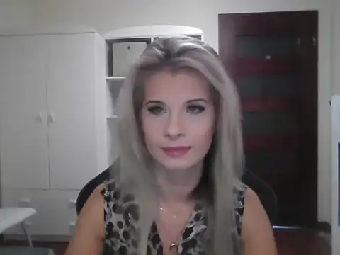 KristineGlow online show from October 8, 2025, 6:15 am