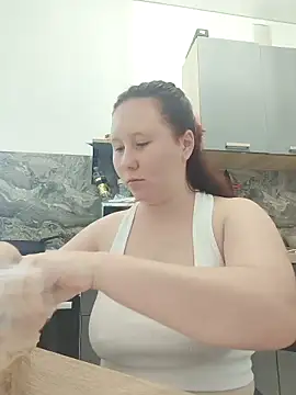 MiaKissy online show from October 9, 2025, 11:00 am