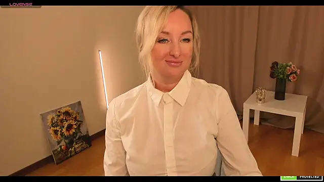 sexmom8 online show from October 9, 2025, 10:05 am