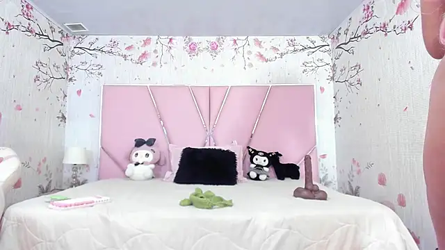 SafiroAgataaa online show from March 28, 2026, 2:45 am