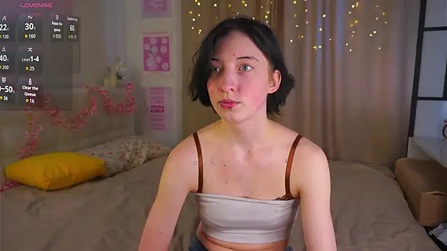 JuanaFriesz online show from March 4, 2026, 9:17 am