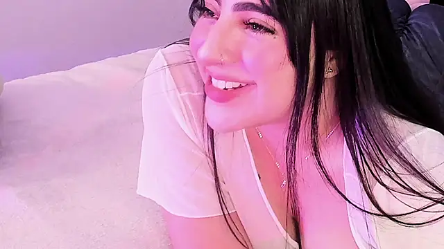 Camila Matinez  online show from March 17, 2026, 1:19 am