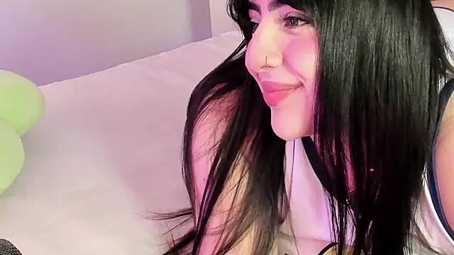 Camila Matinez  online show from April 15, 2026, 1:22 am