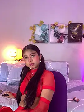 Snapshot of KimTayloor1 chatting on October 28, 2025, 7:24 pm KimTayloor1 online show from October 28, 2025, 7:24 pm