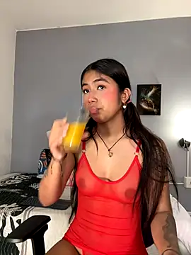 Snapshot of KimTayloor1 chatting on November 13, 2025, 7:51 pm KimTayloor1 online show from November 13, 2025, 7:51 pm