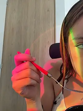 aliciia 23 online show from April 25, 2026, 6:49 pm