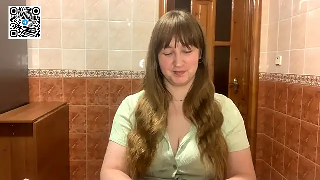 MaroonMoon  online show from October 8, 2025, 7:25 pm