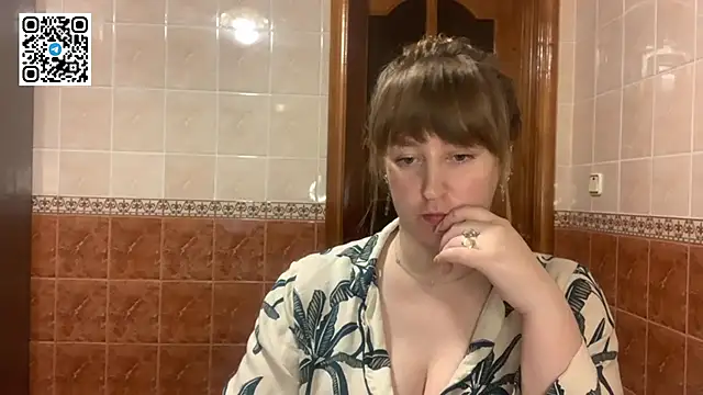 MaroonMoon  online show from January 9, 2026, 9:00 pm