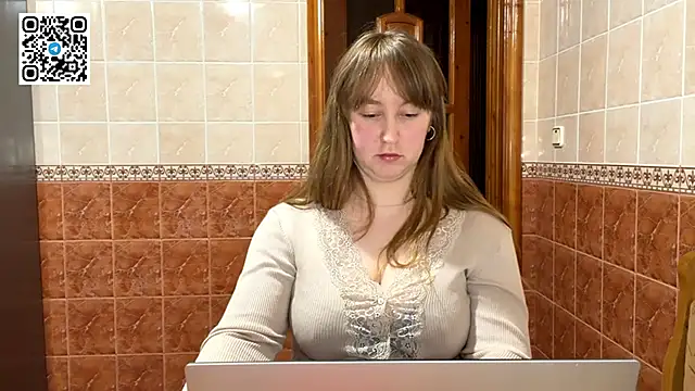 MaroonMoon  online show from February 9, 2026, 8:51 pm