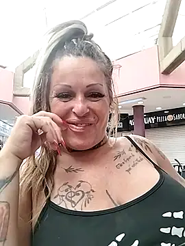 Snapshot of canariamorbosa chatting on October 26, 2025, 10:37 am canariamorbosa online show from October 26, 2025, 10:37 am