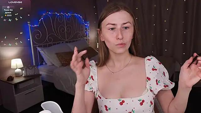 VesperaCeleste online show from October 16, 2025, 5:38 am