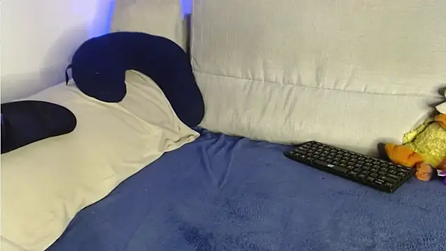 Raycatt1 online show from April 14, 2026, 11:04 am