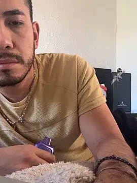 Snapshot of disvla chatting on December 16, 2025, 6:01 pm disvla online show from December 16, 2025, 6:01 pm