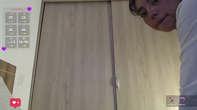 WendySuns  online show from October 27, 2025, 6:09 pm