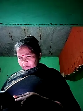 Snapshot of Manavi_x chatting on February 18, 2026, 2:35 pm Manavi x online show from February 18, 2026, 2:35 pm