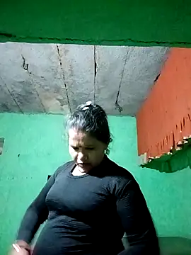 Snapshot of Manavi_x chatting on February 24, 2026, 3:24 pm Manavi x online show from February 24, 2026, 3:24 pm