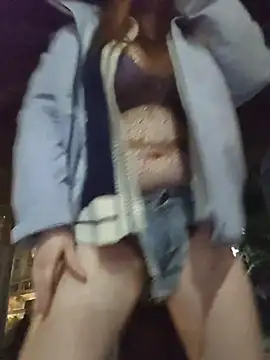 Lovelyanan online show from December 15, 2025, 11:05 am