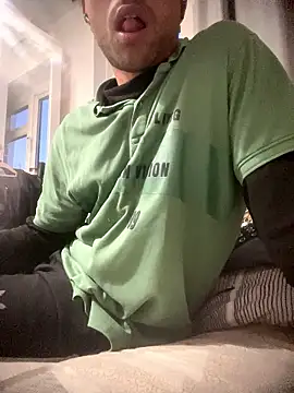 shiitposter male online show from January 7, 2026, 4:34 pm