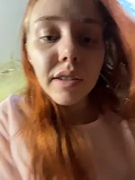 Snapshot of PollyVinice chatting on June 22, 2026, 3:20 pm PollyVinice online show from June 22, 2026, 3:20 pm