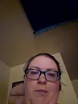 Yamiko42 online show from April 15, 2026, 12:53 pm