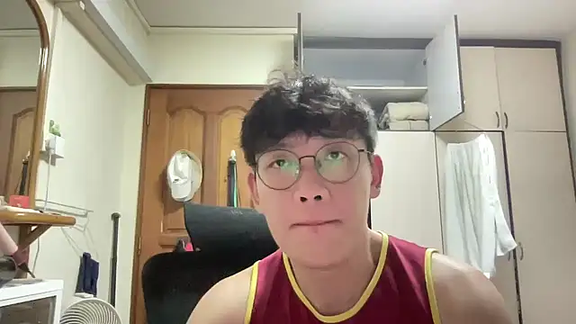 Passionatetwink2 online show from May 9, 2026, 3:26 pm