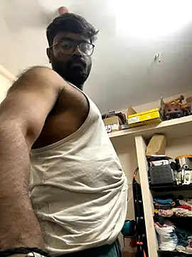 DJLOVE280825 online show from October 13, 2025, 11:27 pm