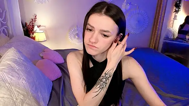 E l i z e  online show from January 6, 2026, 5:22 am