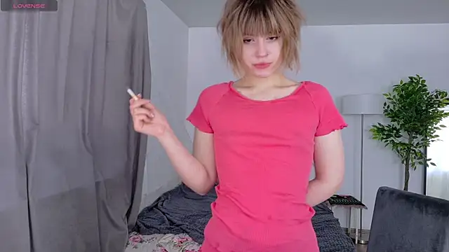 KikiMoor online show from June 28, 2026, 2:29 am