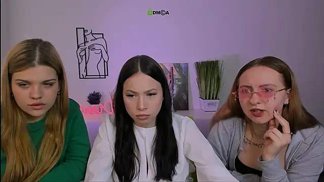 Snapshot of mila_glow1 chatting on September 16, 2025, 9:21 am mila glow1 online show from September 16, 2025, 9:21 am