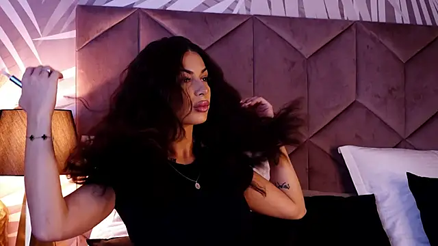 EvaRhea online show from October 15, 2025, 2:54 am