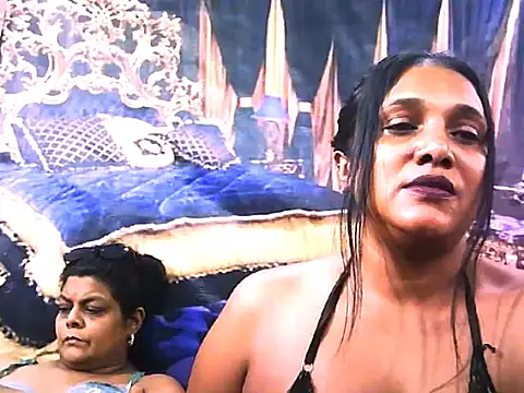 IndianSexyLady4u online show from November 28, 2025, 7:47 pm