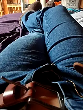 Snapshot of Horny_mummy chatting on January 19, 2026, 12:31 pm Horny mummy online show from January 19, 2026, 12:31 pm