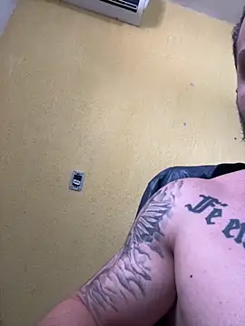 Snapshot of Pikadocee chatting on October 1, 2025, 5:28 pm Pikadocee online show from October 1, 2025, 5:28 pm