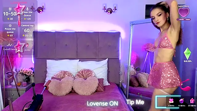 Nicole Bond online show from October 7, 2025, 3:40 am