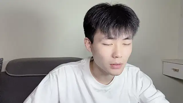 Snapshot of xiaoyang5200 chatting on October 31, 2025, 2:35 pm xiaoyang5200 online show from October 31, 2025, 2:35 pm