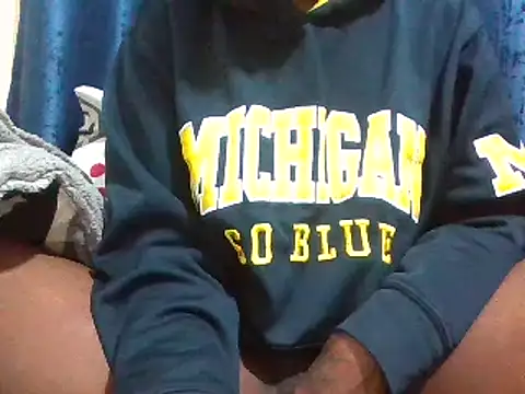 Snapshot of chocolatebarbiee chatting on December 22, 2025, 4:34 am chocolatebarbiee online show from December 22, 2025, 4:34 am