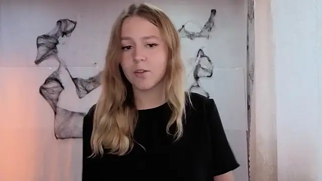 Snapshot of ShyMistery chatting on November 3, 2025, 11:47 am ShyMistery online show from November 3, 2025, 11:47 am