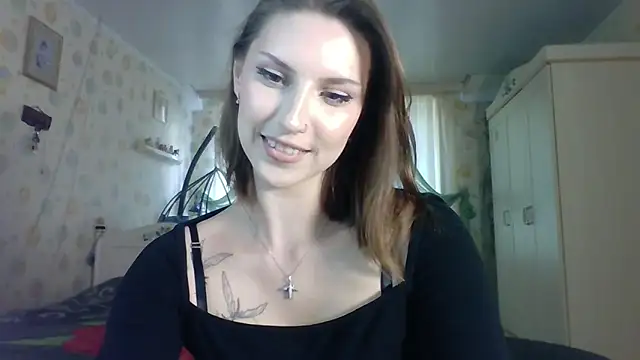RuxaShade online show from September 29, 2025, 12:22 pm