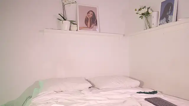 sweettener  online show from October 20, 2025, 12:17 pm