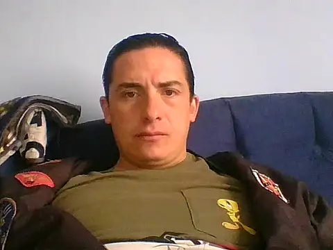 Snapshot of mickseb89 chatting on October 1, 2025, 1:48 pm mickseb89 online show from October 1, 2025, 1:48 pm