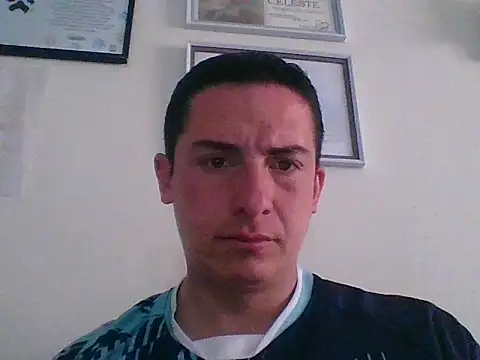 Snapshot of mickseb89 chatting on November 12, 2025, 4:33 pm mickseb89 online show from November 12, 2025, 4:33 pm