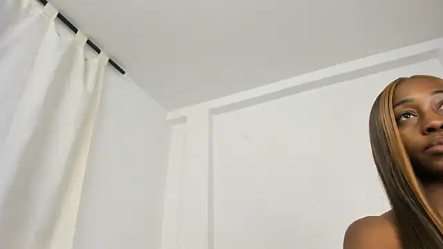 Snapshot of Ebony_danik chatting on October 10, 2025, 11:38 pm Ebony danik online show from October 10, 2025, 11:38 pm