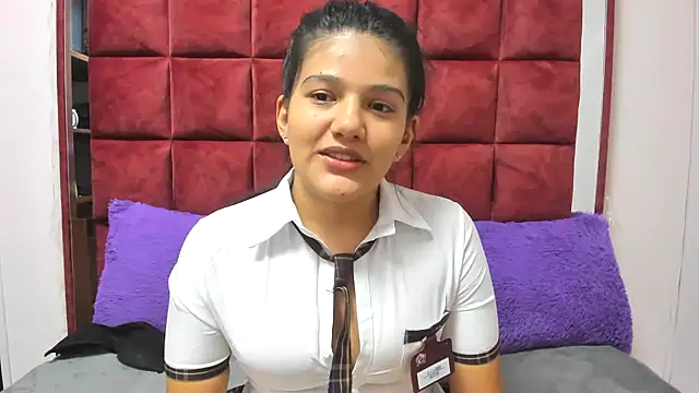 AANGELADIAZZ online show from November 4, 2025, 4:27 am