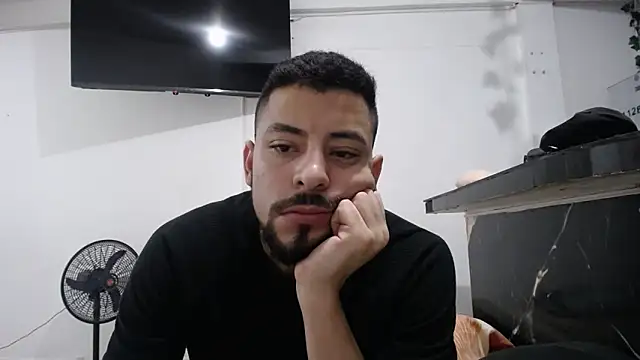 yohacriss online show from October 8, 2025, 2:57 am